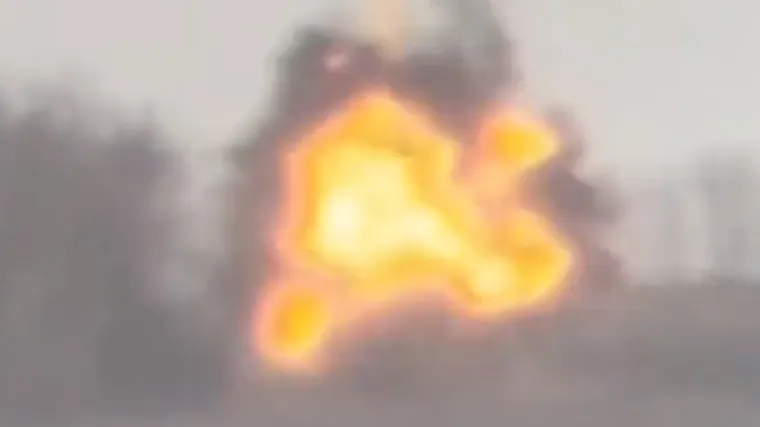 Pojavile se brutalne snimke, pogledajte kako Ukrajinci uni&scaron;tavaju rusku ma&scaron;ineriju; Pogođen hotel u kojem su bili zloglasni wagnerovci