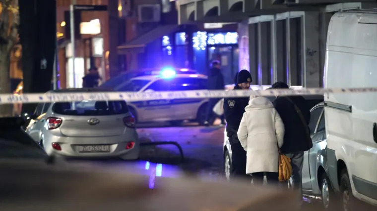 Vatrogasci iz stana u plamenu spasili ženu koja se nagutala dima: Plamen je napravio veliku štetu