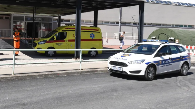 Autom se zaletio prema zebri i, izbjegavajući skupinu pje&scaron;aka, pregazio ženu