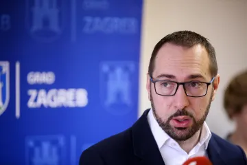 Tomašević: 'Doček Vatrenih bit će na Jelačićevom  trgu, zato smo maknuli ukrase'