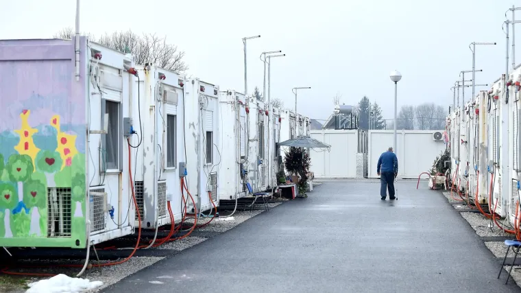 Tragedija u Petrinji: U kontejnerskom naselju preminula beba