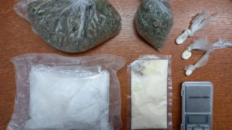 Kod mladog Si&scaron;čanina prona&scaron;li ne&scaron;to preko jednog kilograma marihuane i kokain