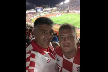 Uoči utakmice s Argentinom Nenad Periš objavio fotografiju sa sinom na Poljudu