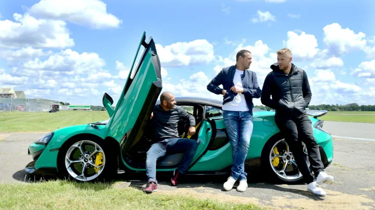 Popularni voditelj Top Geara doživio tešku prometnu nesreću: Odmah je prebačen u bolnicu na daljnje liječenje...