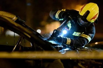 Izgorio BMW u zagrebačkoj Fernščici, susjedi pričaju o liku s fantomkom na glavi