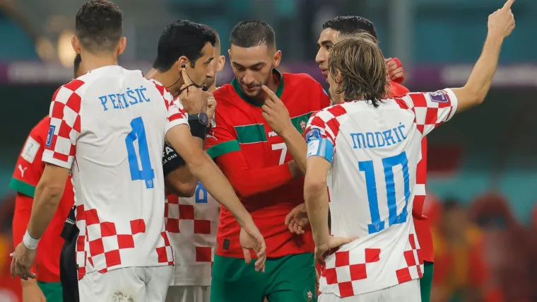 Najveća marokanska zvijezda poludjela nakon poraza od Vatrenih, nećete vjerovati kome se unosio u lice i žalio na suca