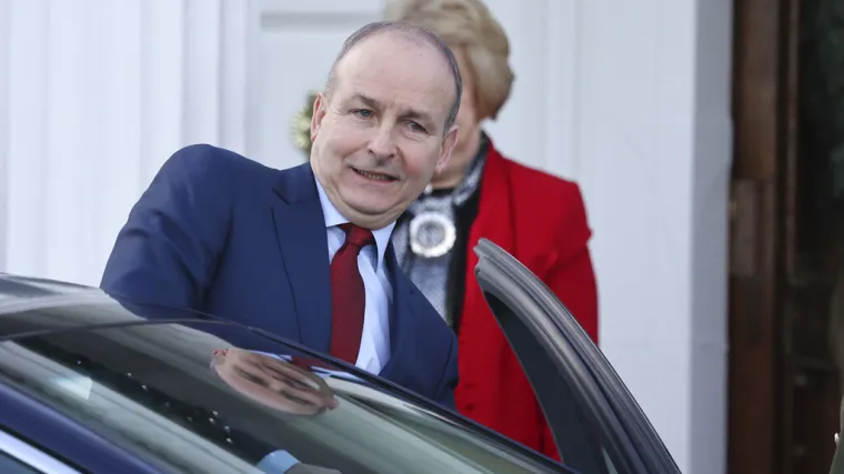 Irski premijer dao ostavku! Mijenja ga novo-staro lice