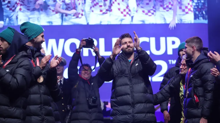 Petković na trgu govorio o velikom hrvatskom problemu: 'Mi iz HNL-a to najbolje znamo...'