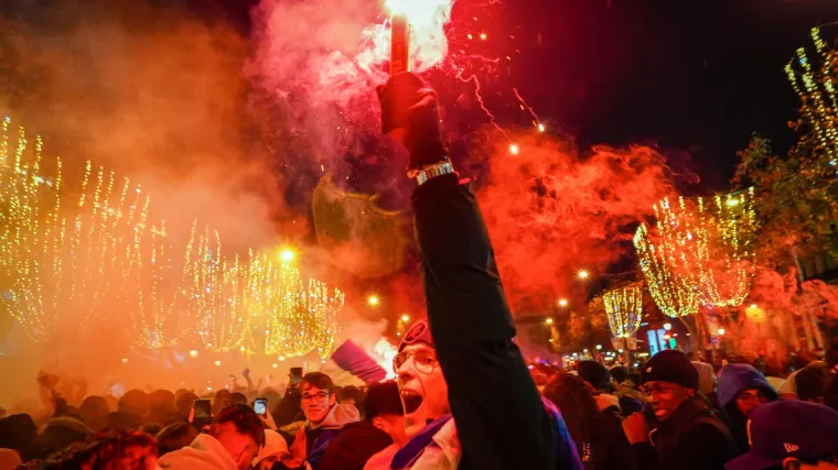 Francuzi su najavili da neće biti dočeka, a onda su im priredili spektakl u Parizu: Ulice su bile krcate