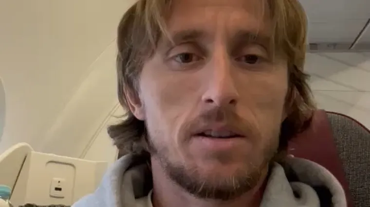 Modrić nije do&scaron;ao na doček u Zadar pa poslao poruku navijačima: 'Žao mi je &scaron;to ne mogu biti s vama...'