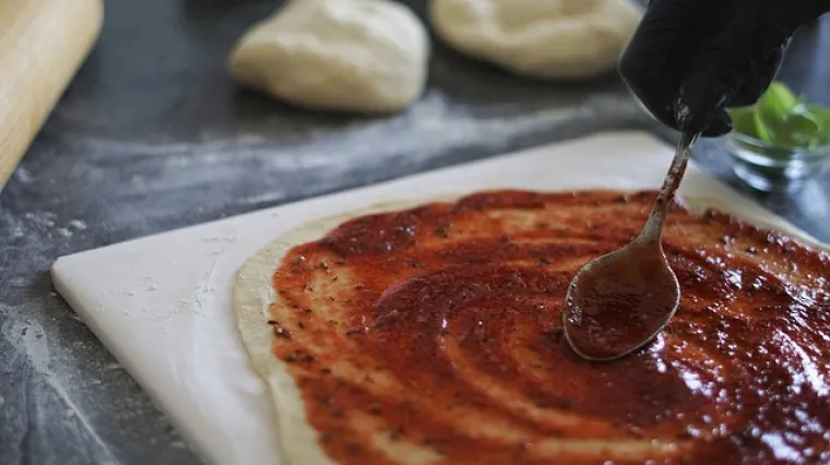 Pripremite pizzu na ne&scaron;to drugačiji način, pripremite pizzu u lisnatom tijestu