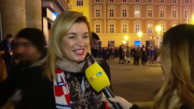 Ministrica Brnjac zapjevala pred na&scaron;im kamerama: 'Nek' jače kuca to, srce vatreno!'