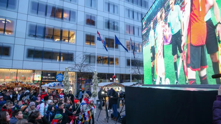 FOTO Hrvatima nogomet važniji od odlaska na WC! Ovaj graf će vas iznenaditi