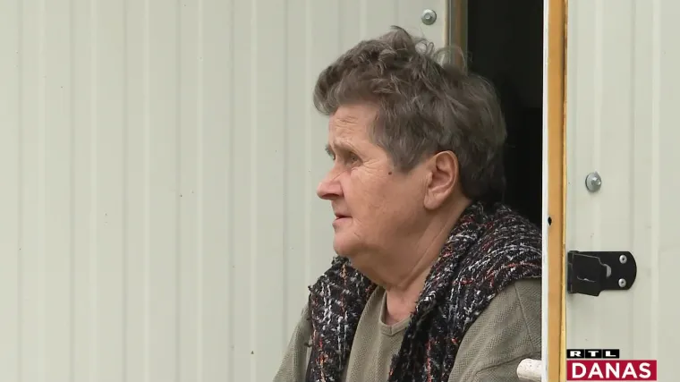 Dragica, Milorad, Draga s Banovine jo&scaron; jednu zimu dočekuju u kontejneru. 'Ako poživim, želim izaći'