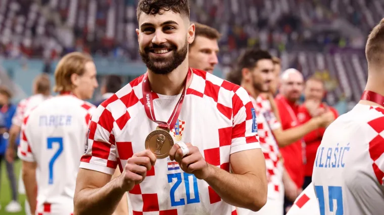 Joško Gvardiol voli starije žene, a bome i one njega: Povezivali su ga s poznatom folkericom, a sad je otkrio još pokoji detalj