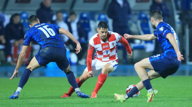 Izgubio mjesto u Vatrenima zbog male minutaže u klubu: Sada mu stigla 'značajna ponuda' iz &Scaron;panjolske