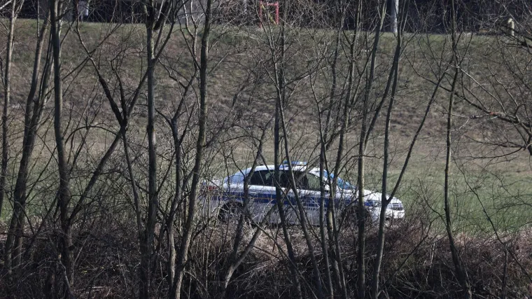 Policajci u obilasku nai&scaron;li na 20 imigranata u poplavljenoj &scaron;umi, a onda i tri tijela