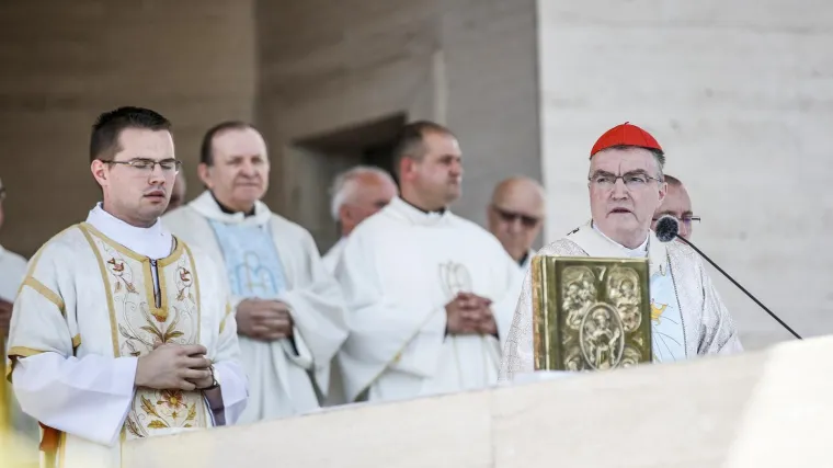 Oštre kritike i s oltara: Evo što su hrvatskom narodu poručili zagrebački, riječki, osječki i splitski nadbiskupi