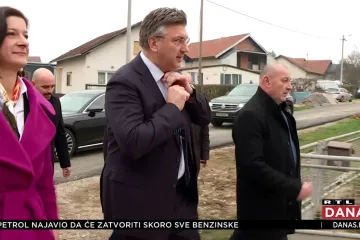 Premijer neće komentirati spekulacije: 'Mene love u ofsajdu već šest godina pa ništa, neće ni sada'