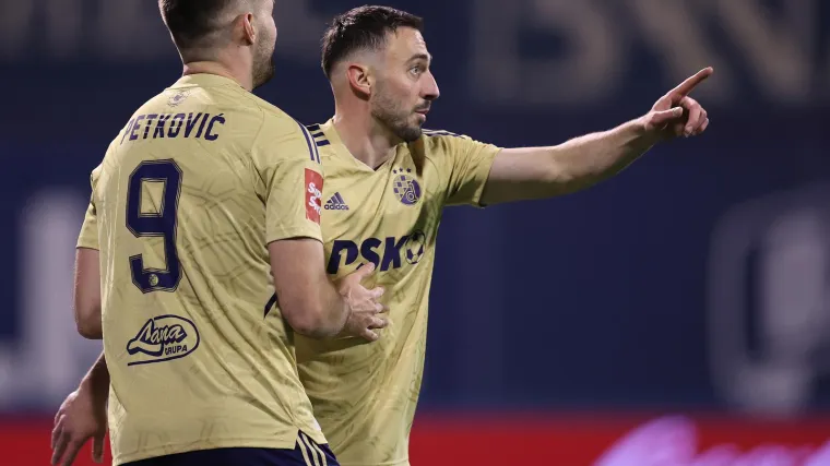 Dok drugi slave on radi: Napadač Dinama za novu godinu nastupa u klubu u Rijeci