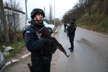 Srbi pohrlili na granični prijelaz da bi podržali sunarodnjake protiv Kosova, ovi zatvorili granicu