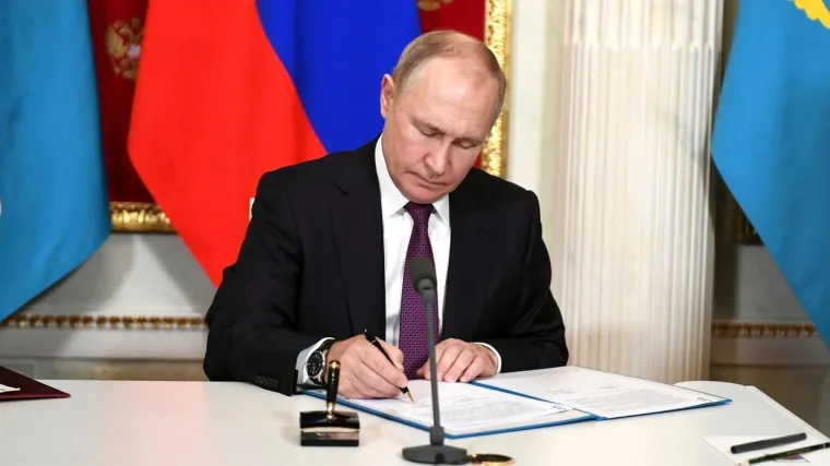 Putin bira kome će čestitati Novu godinu,  među rijetkima Vučić i 'bratski narod Srbije'; Xi na proljeće dolazi u Moskvu?