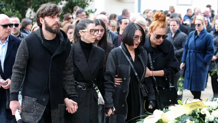 Massimova kći na poseban način odala počast ocu, a tješio ju je zaručnik s kojim se trebala vjenčati na Silvestrovo