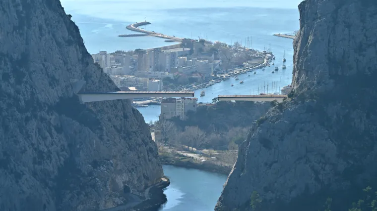 Dijelovi impresivnog mosta iznad Cetine nisu na istoj razini? Iz Hrvatskih cesta objasnili za&scaron;to