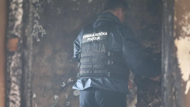 Pronađeno tijelo mu&scaron;karca za vrijeme ga&scaron;enja požara u kući