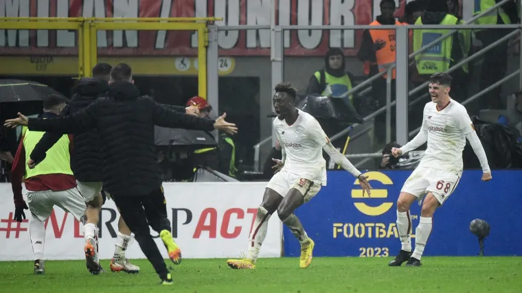 Milan prokockao veliko vodstvo u derbiju: Abraham zabio u posljednjim trenucima i tako dao Napoliju veliki vjetar u leđa