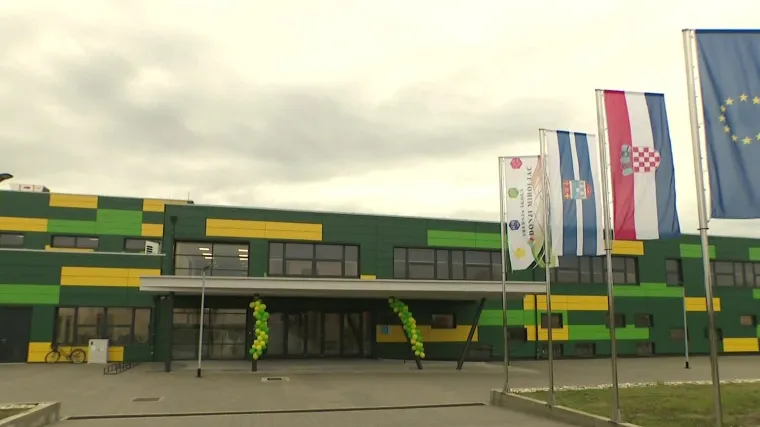 Otvorena najmodernija škola koju nazivaju i školom budućnosti. Posjetili smo ju