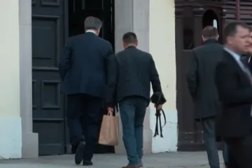 U jednom trenutku pojavio se Plenković i pozvao ga na razgovor, ali jedna stvar nikome nije jasna