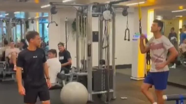 Novak Đoković odglumio čuvenu scenu sa Svjetskog prvenstva u Kataru: Hit snimka nasmijala mnoge
