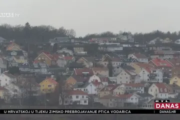 U Švedskoj ima mirovinu od 1200 eura pa je troši u Makarskoj. Cijene hrane? Otprilike jednake
