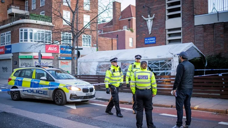 Mu&scaron;karac zapucao iz automobila na sudionike mise ispred crkve: Među ranjenima i dvoje djece