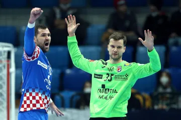 Izbornik Horvat napravio promjenu u sastavu: Mladi Kuzmanović će na tribine, a Šunjić ide na gol