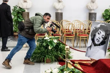 Legendarna Gina Lollobrigida ispraćena je na vječni počinak: Od 'najljepše žene svijeta' oprostile se tisuće ljudi