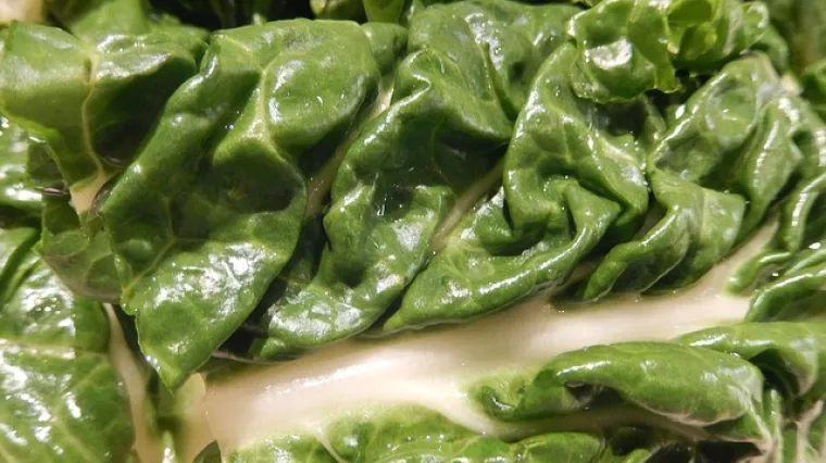 Kako se radi prilog smrznuta blitva s krumpirom?