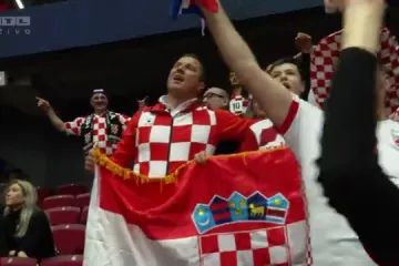 Napetost se reže nožem: Pogledajte kakvu su atmosferu napravili hrvatski navijači u Malmou