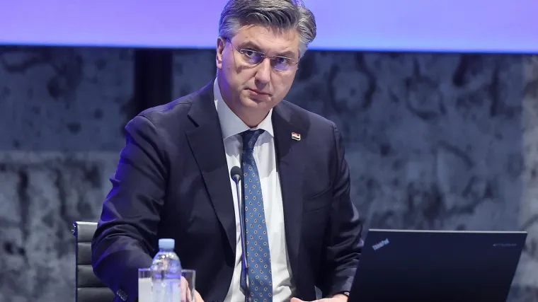 Plenković: 'Hrvatska je dobro prebrodila 2022. Zahvaljujući Vladi i dalje imamo jeftinije gorivo'