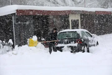Za dio Hrvatske izdano crveno upozorenje: Snijeg, kiša, pad temperatura... HAK ima važnu obavijest za sve koji idu na put