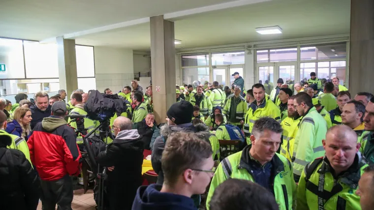 Holding suspendirao odluku o otkazu radnika Čistoće, ali &scaron;trajk se nastavlja. Otkrili do kada