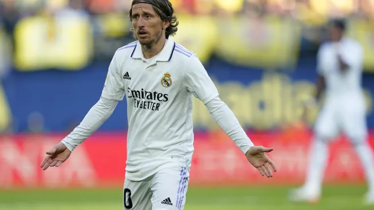 &Scaron;panjolci opet udarili po Luki Modriću, a hrvatski kapetan zbog jednog je poteza postao viralni hit