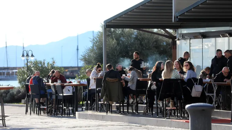 Na moru napokon malo sunca, a sredi&scaron;njoj Hrvatskoj neće trebati ki&scaron;obran