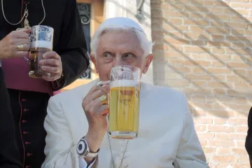 Njemački mediji objavili pismo pokojnog pape Benedikta u kojoj je otkriven razlog njegove ostavke