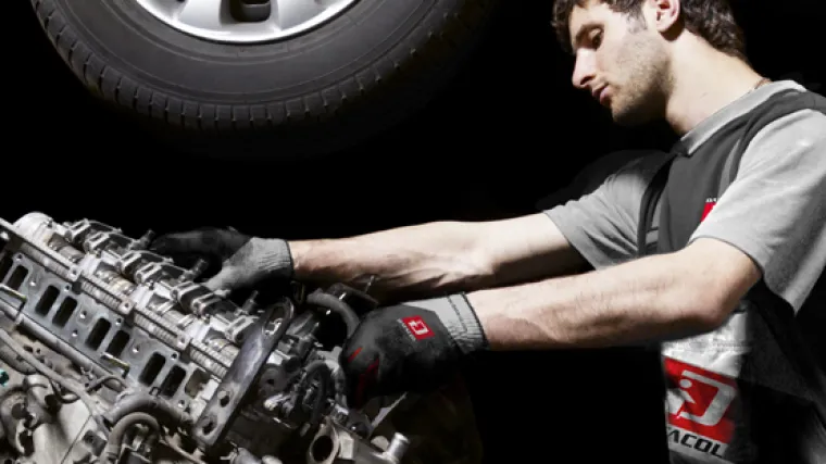 Redovitim održavanjem automobila &scaron;tedite novac na duge staze. Evo &scaron;to vam može itekako pomoći