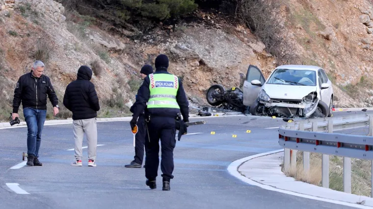 Te&scaron;ka prometna nesreća u blizini Omi&scaron;a, poginula je jedna osoba