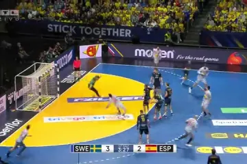 Odavno nismo vidjeli nešto tako spektakularno: Provjerite kako je švedski golman u 'kung-fu' stilu obranio zicer