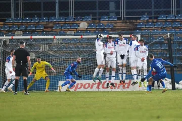 NAVIJAČKA GALERIJA Fantastična atmosfera na krcatom Aldu Drosini, Boysi poslali znakovitu poruku