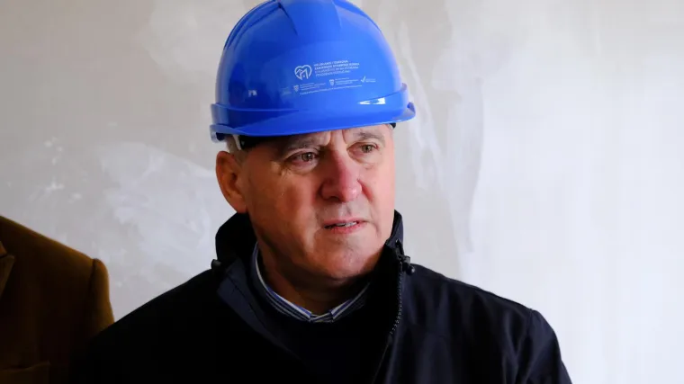 Večeras u Direktu ministar Branko Bačić odgovara na pitanje može li ubrzati obnovu i hoće li rije&scaron;iti &scaron;to njegovi prethodnici nisu